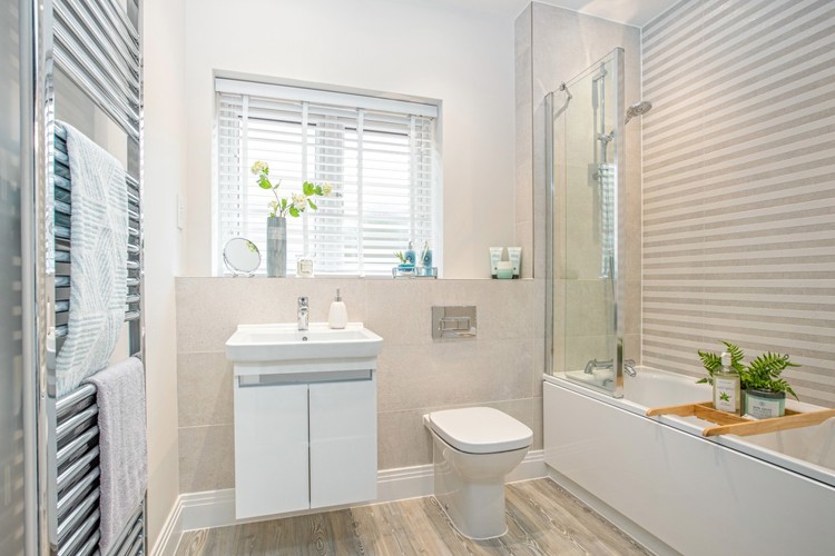 Bathroom in 4 bedroom house for sale Bovingdon