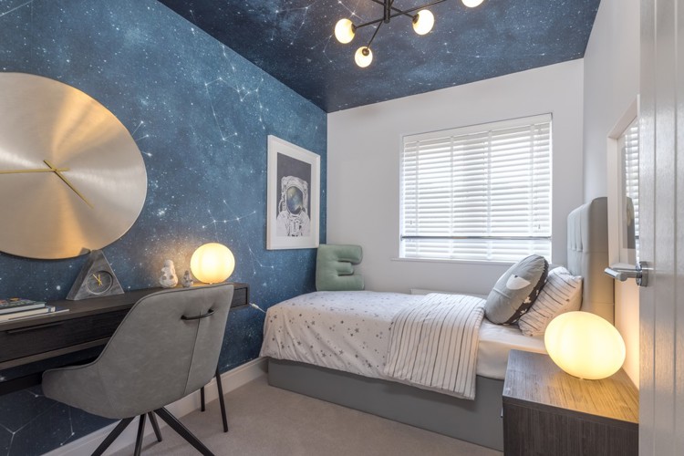 Bedroom of houses for sale in Crowthorne