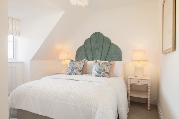 Bedroom in 3 bedroom houses for sale potters bar