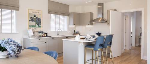 Kitchen/dining area of 4 bedroom houses for sale in Crowthorne