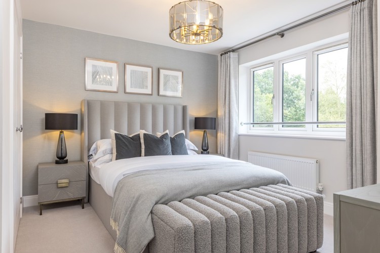 Bedroom of houses for sale in Crowthorne