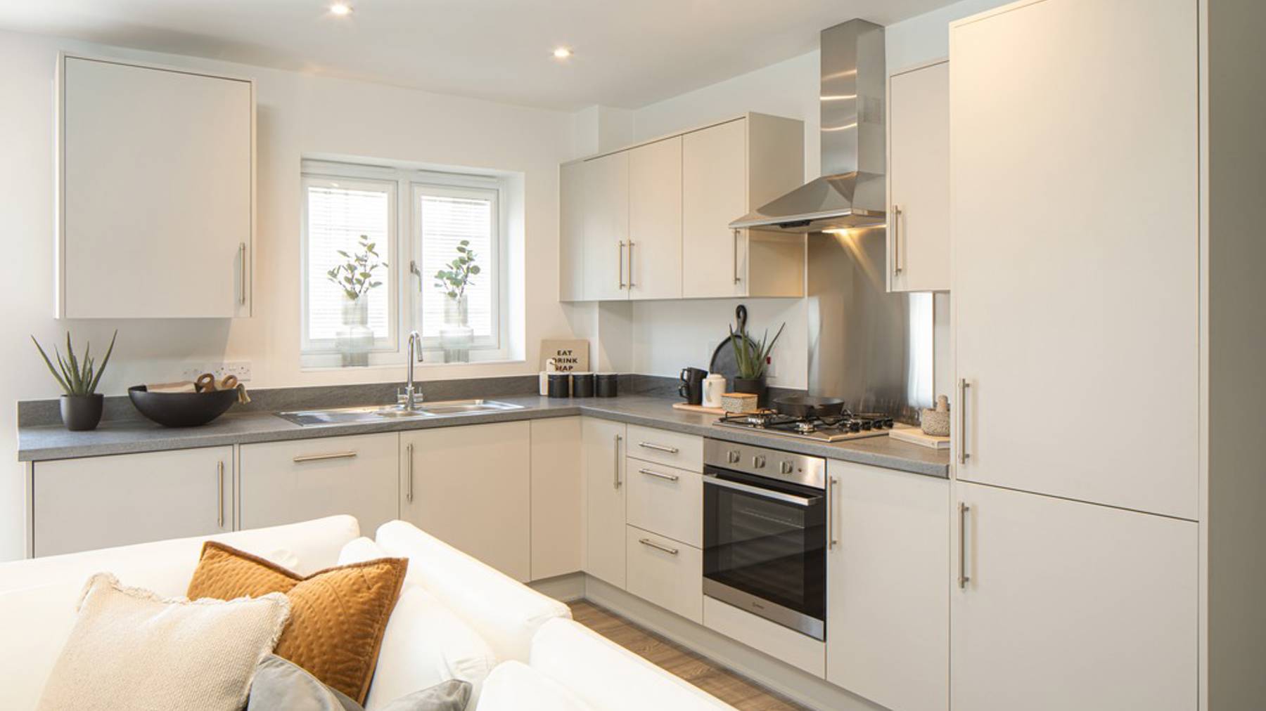 Kitchen/Lounge/Dining