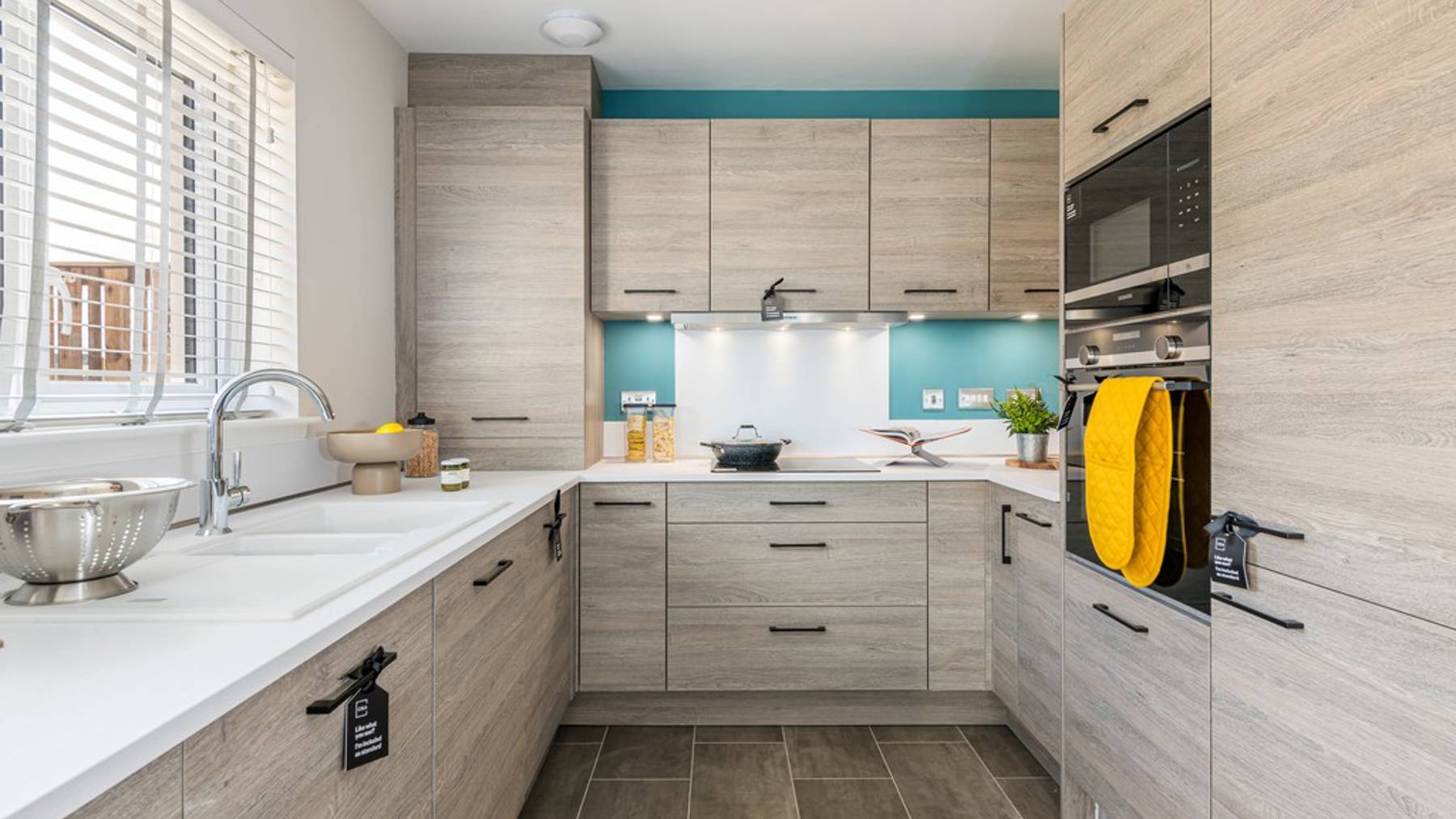 3 bedroom showhome | High spec kitchen 