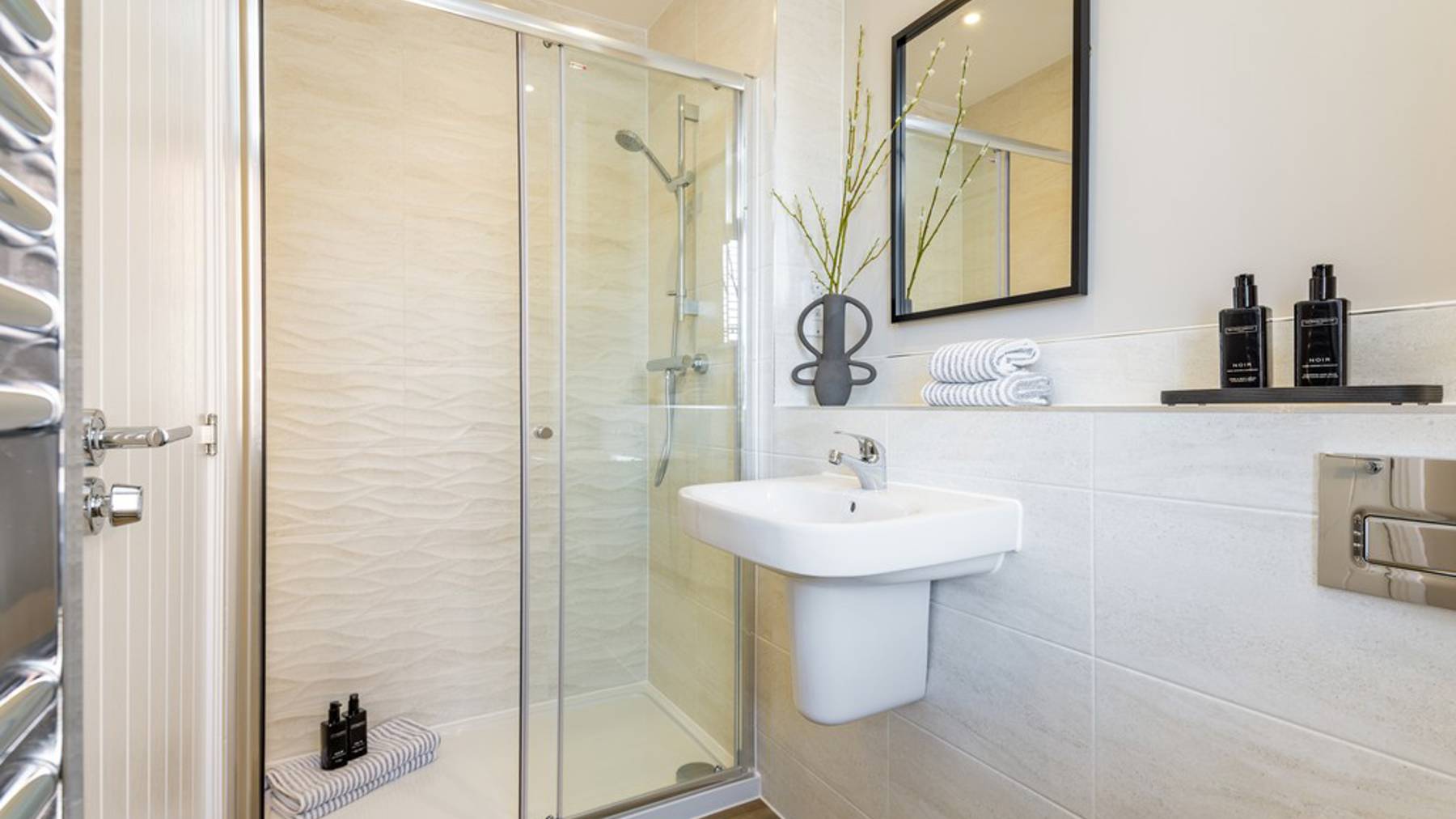 The Tulipwood Bedroom1 Ensuite Ingatestone Grove
