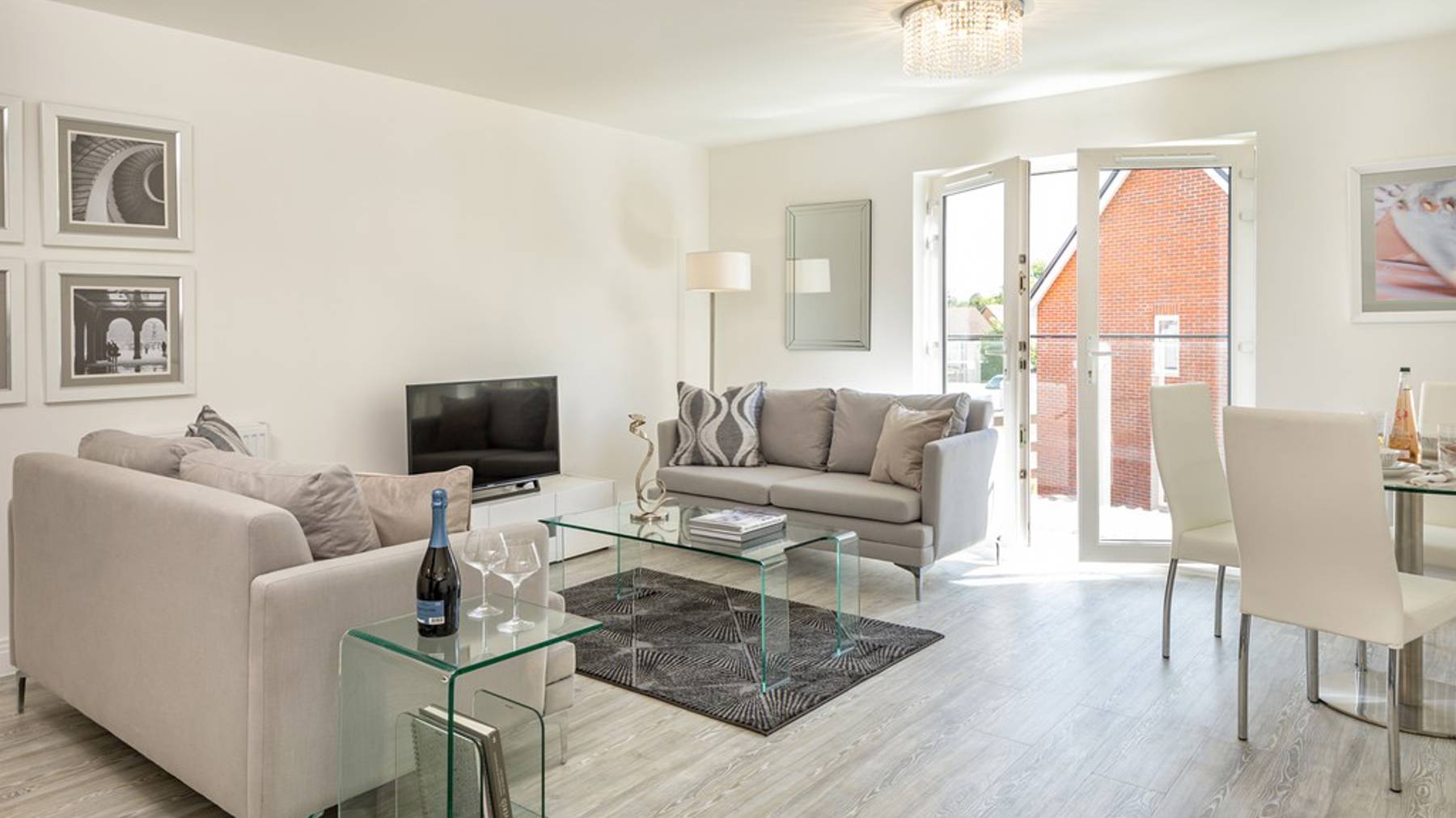 Kitchen/Lounge/Dining