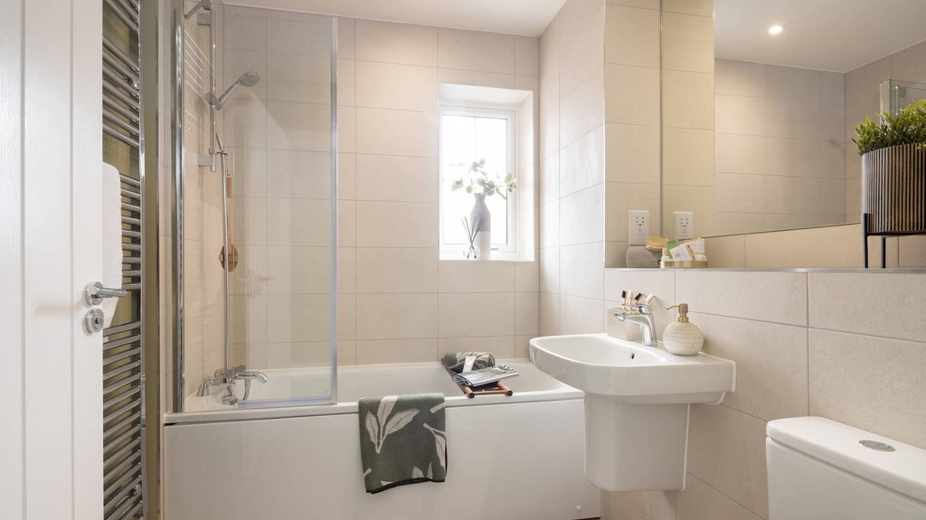 The Mulberry Family Bathroom Ingatestone Grove