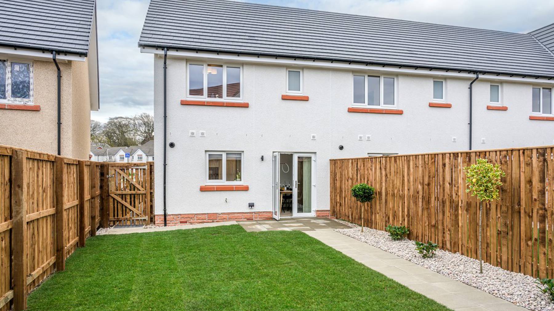 The Allan showhome garden | 3 bedroom homes for sale in Winchburgh