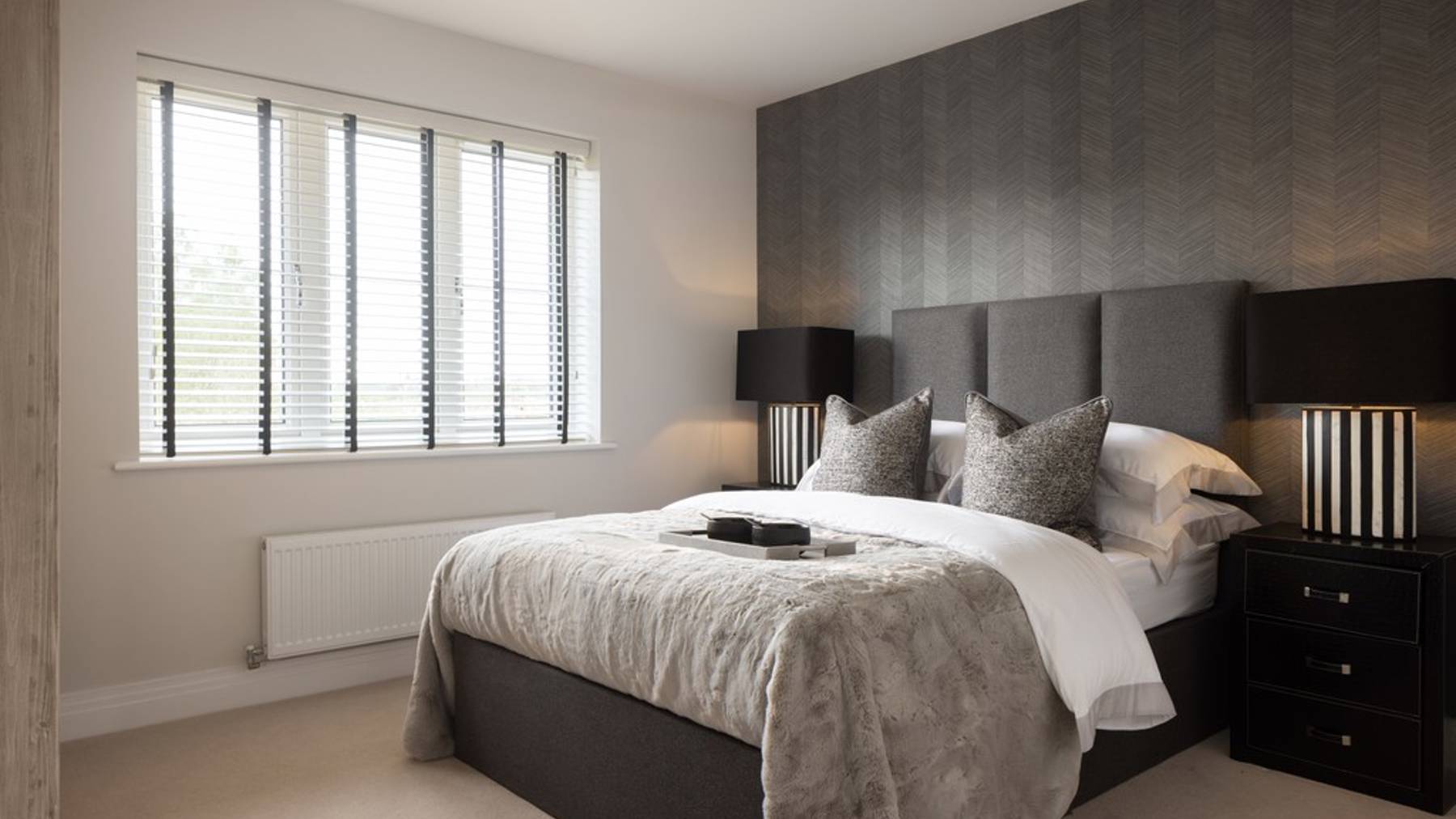 Bedroom of houses for sale in Crowthorne
