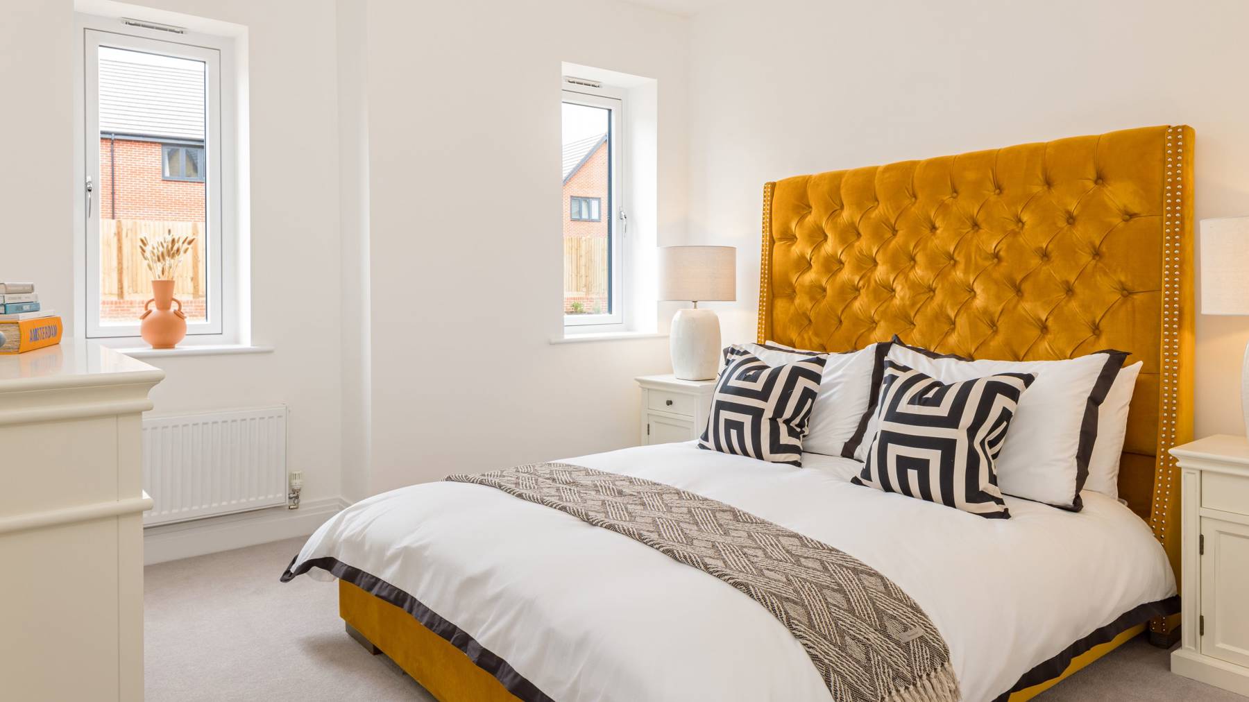 Bedroom of apartments for sale in Crowthorne, Berkshire