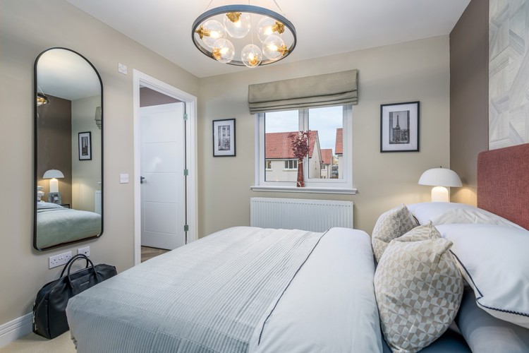 4 bedroom showhome | principal bedroom with en suite and fitted wardrobes