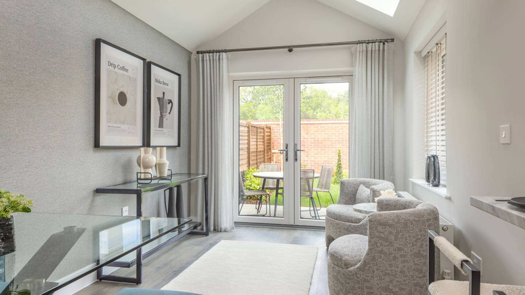 Living area of houses for sale in Crowthorne