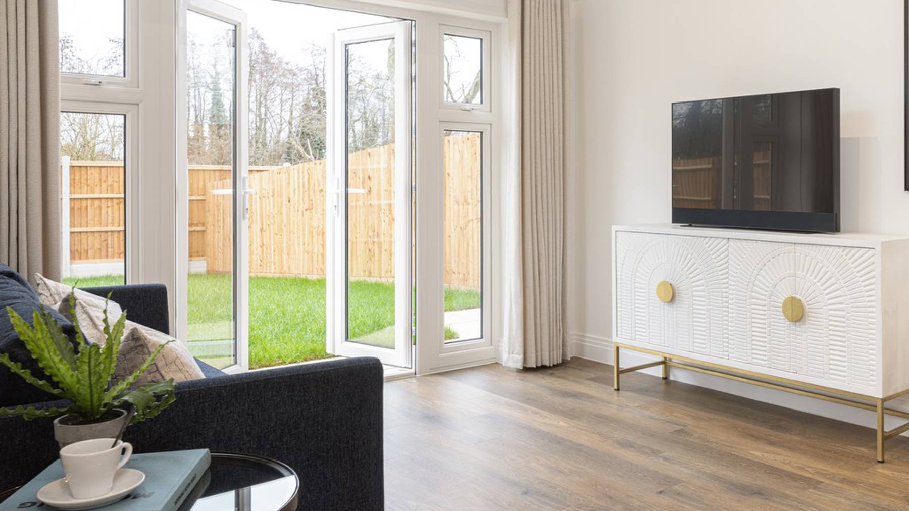 The Dandelion Family Room Wivenhoe Gardens