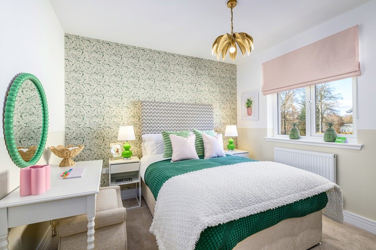 5 bedroom showhome | bedroom with fitted wardrobes and soft neutral décor