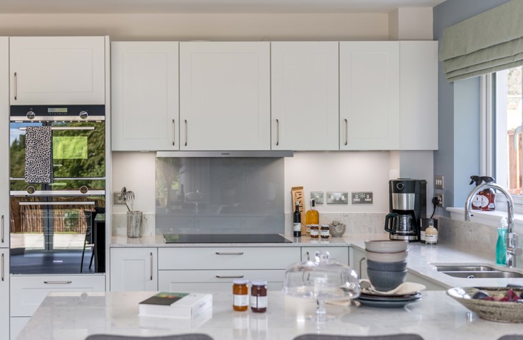 Vb2018603 20220627 Cala Homes Belwood Oaks Dewar Family Kitchen Dining 011 1600X1040