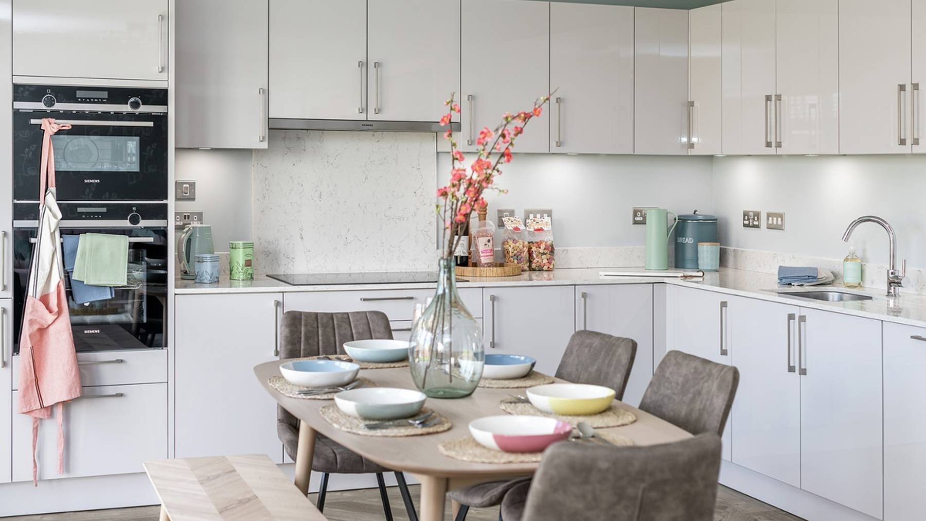 Vb1848667 20210804 Cala Homes Oakbank The Crichton Family Kitchen Dining 010