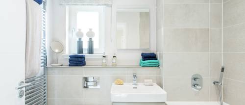 11 Crichton Bathroom