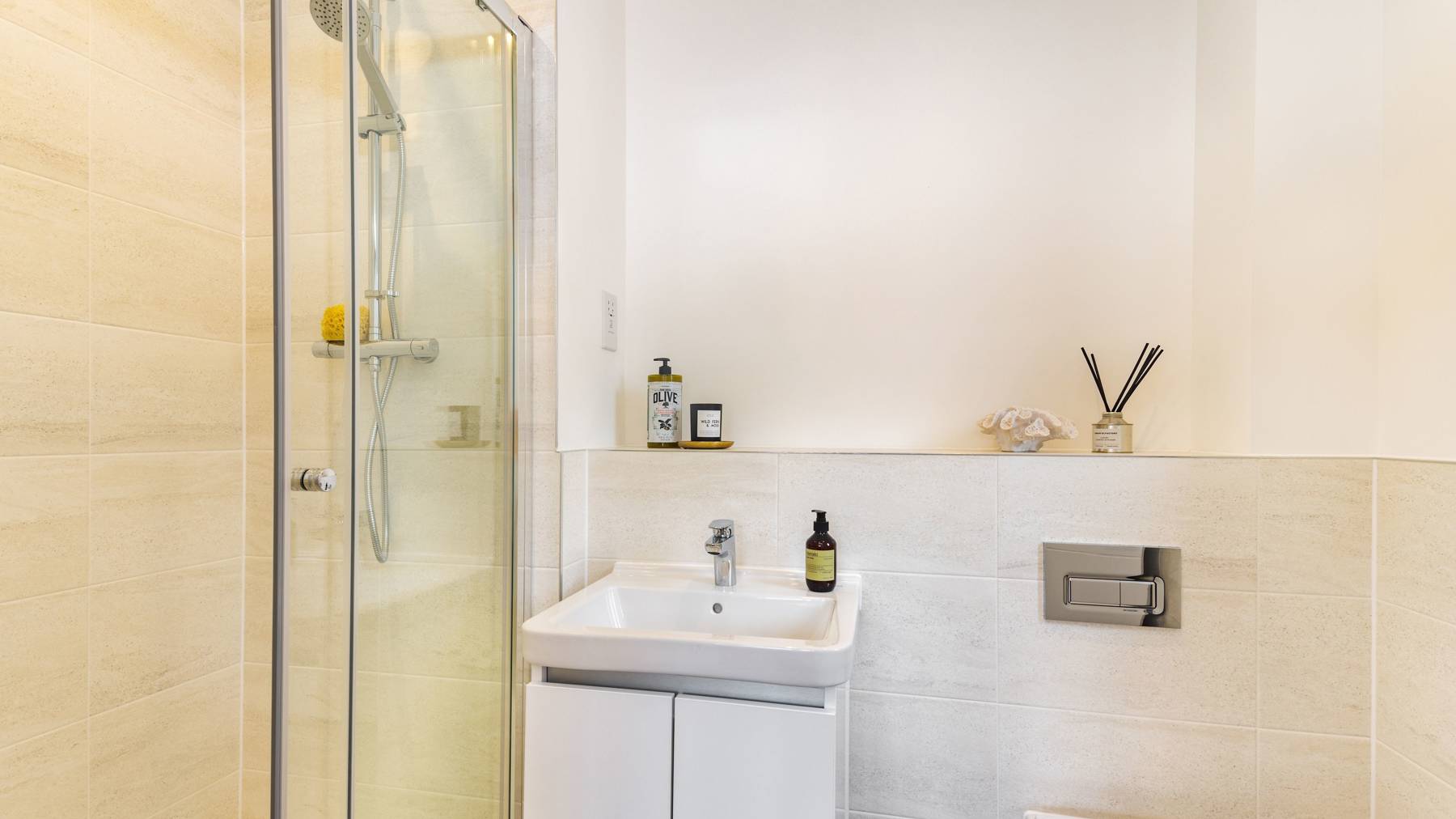 En suite of apartments for sale in Crowthorne, Berkshire