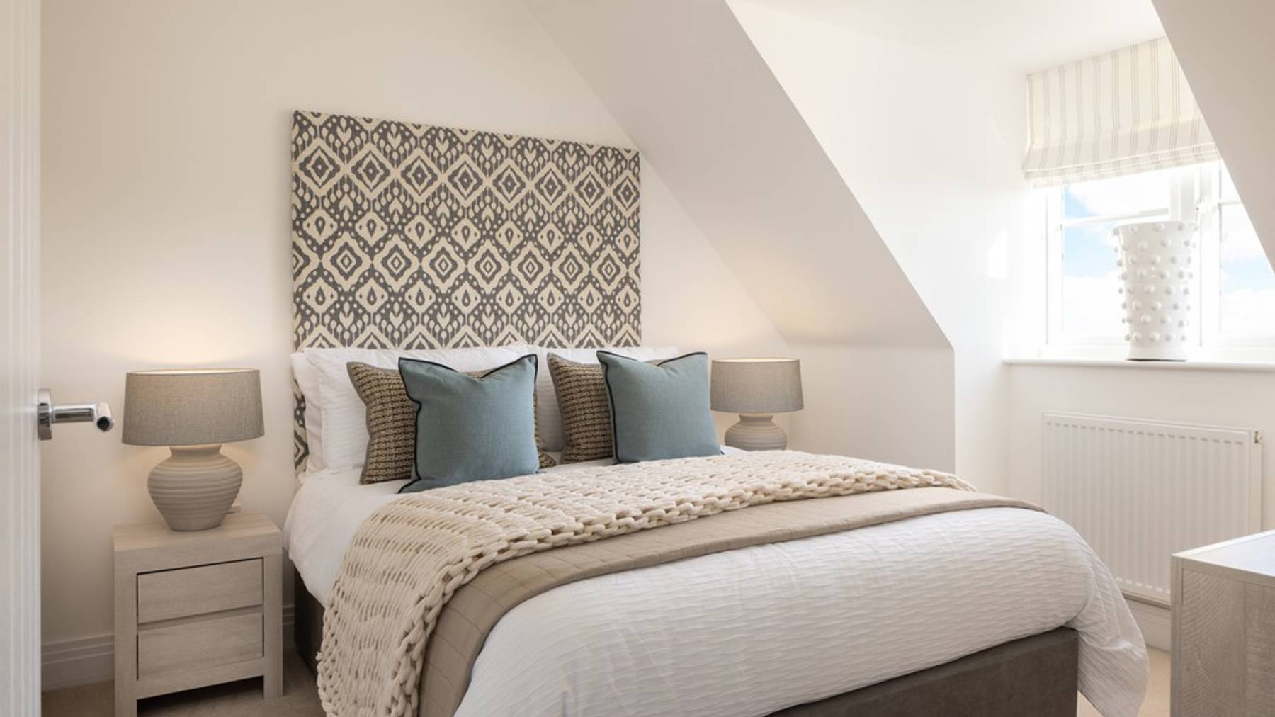 The Mulberry Bedroom 3 Ingatestone Grove