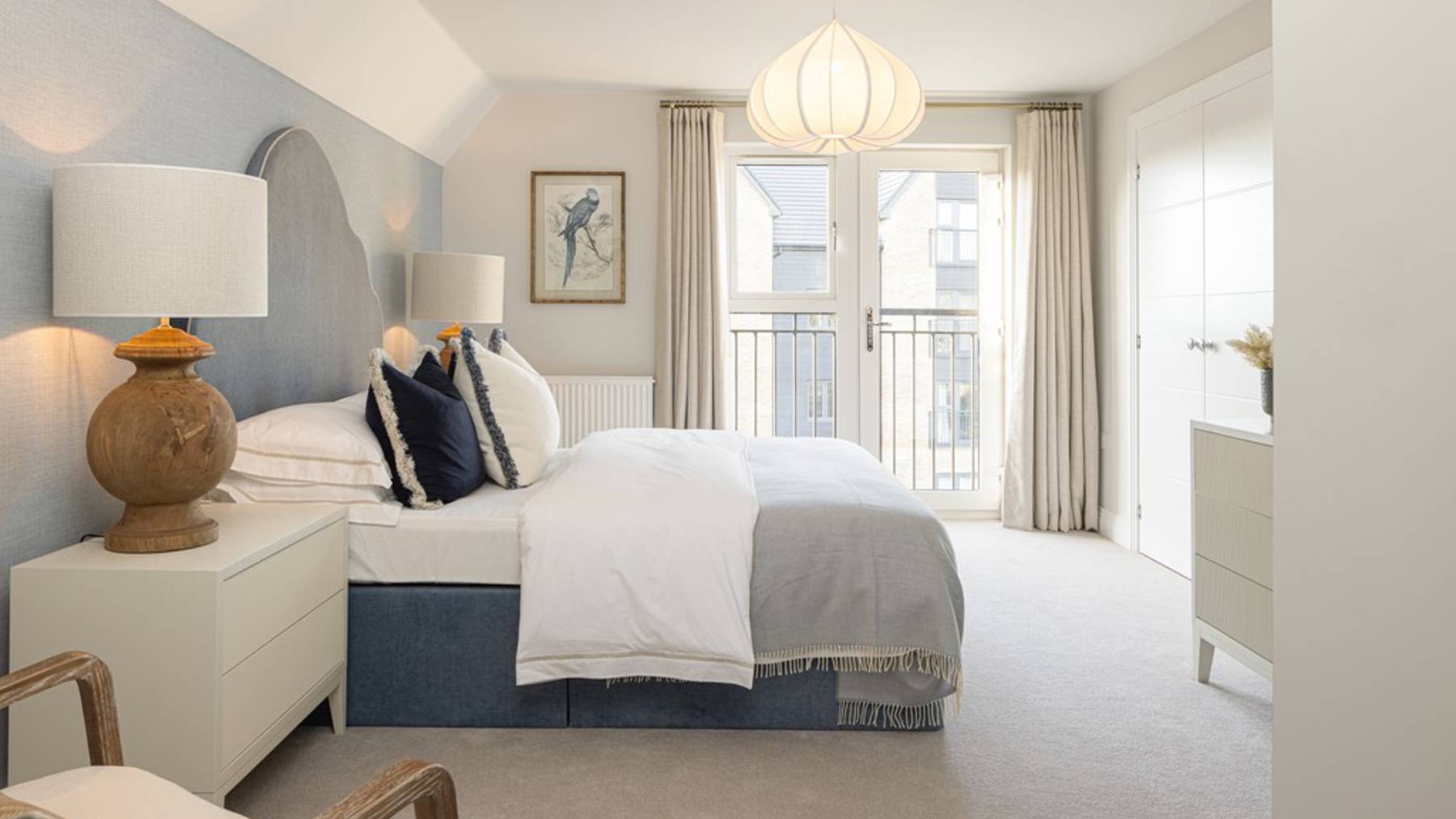 Bedroom of houses for sale in Crowthorne