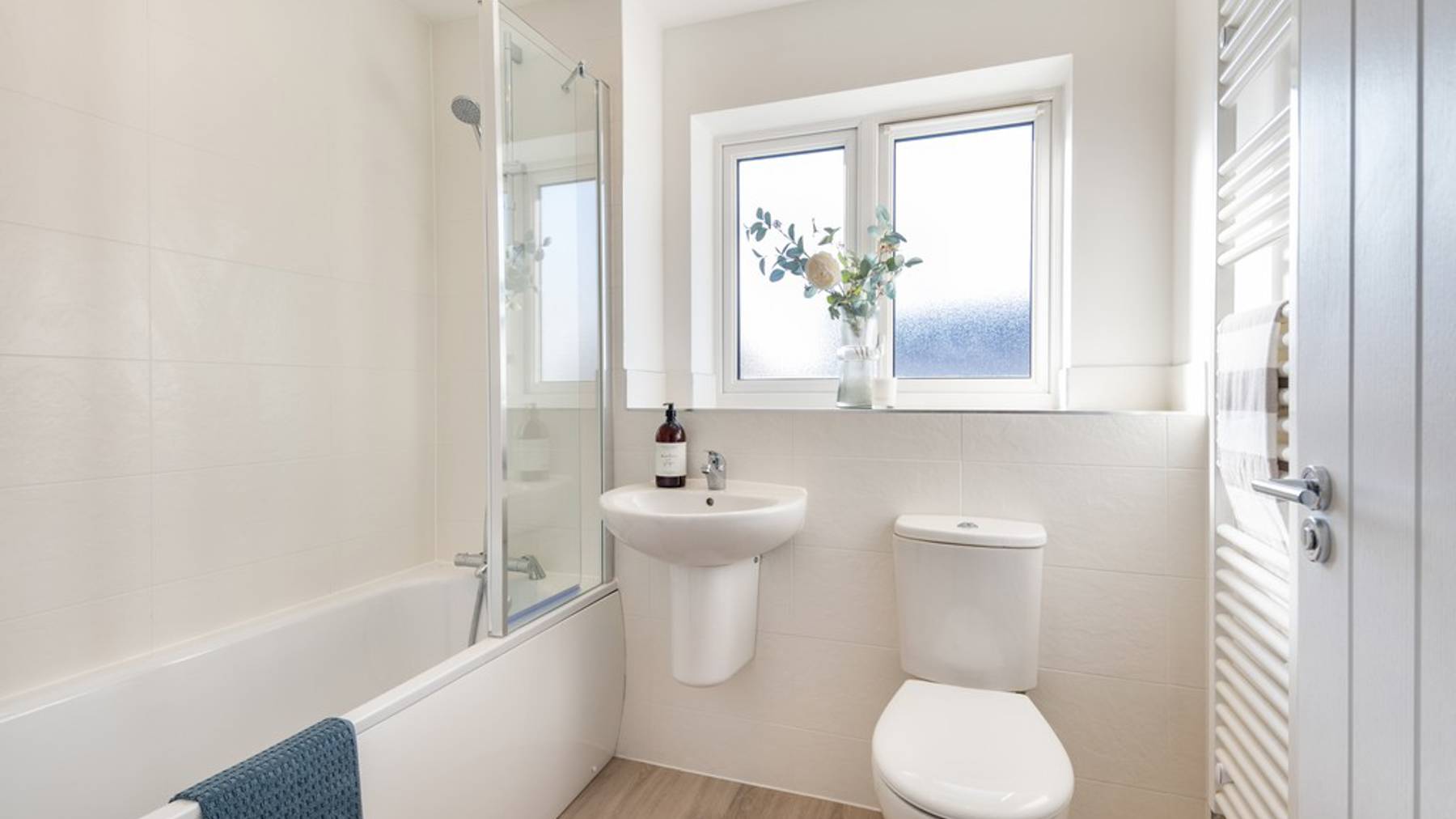 The Bayberry, Samuel Gardens Family Bathroom