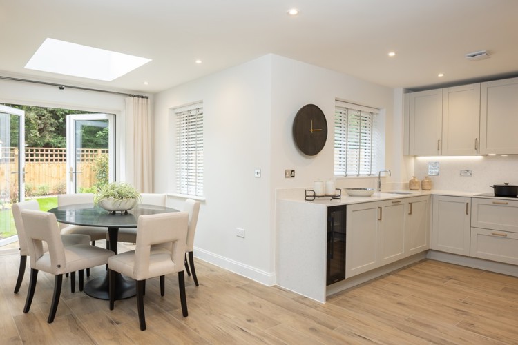 Kitchen / Dining