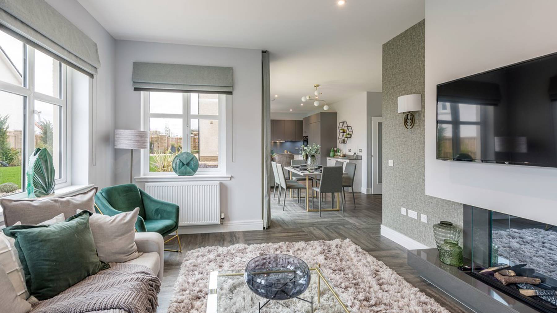 5 bedroom home for sale | light-filled living area