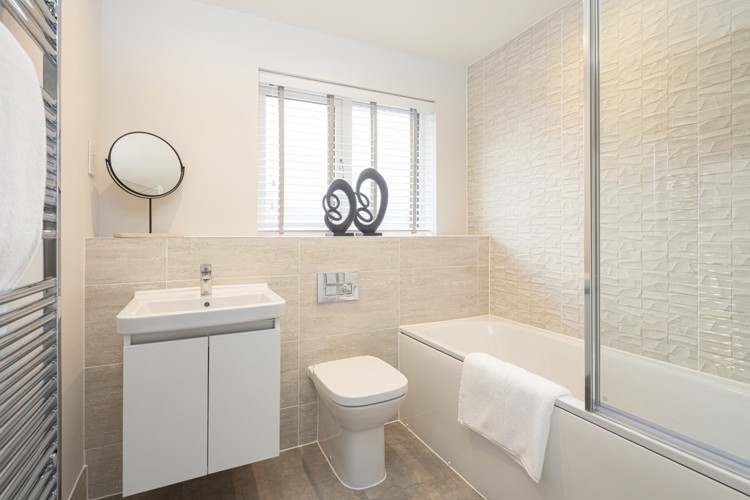 Bathroom of house for sale at Worting Park. New homes for sale in Basingstoke