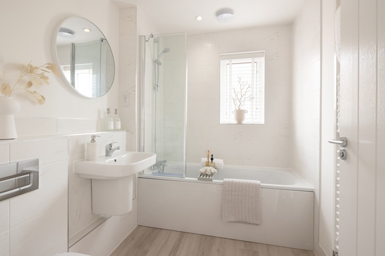 Bathroom in 3 bed houses for sale newbury