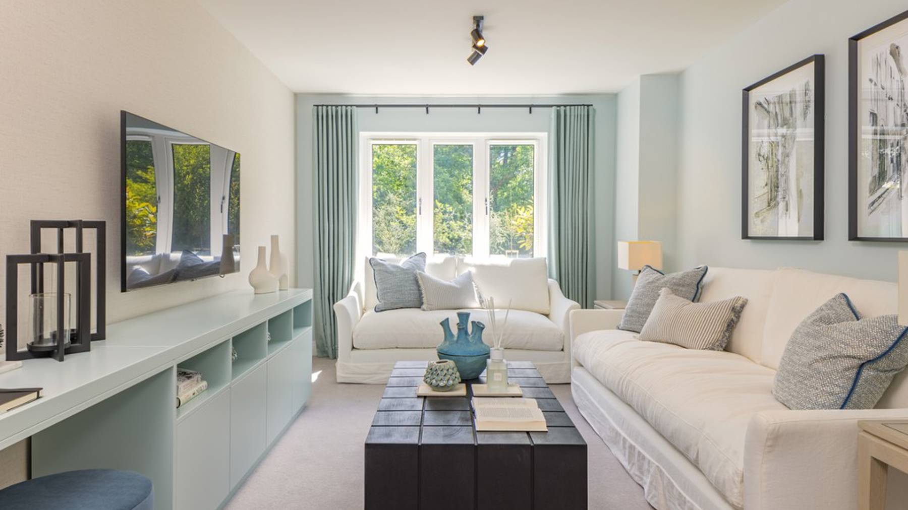 Living room of houses for sale in Crowthorne