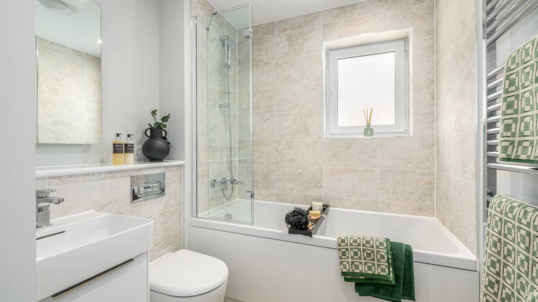 4 bedroom townhouse for sale | family bathroom