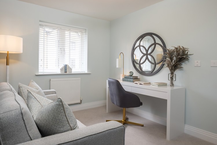 Bedroom / Study